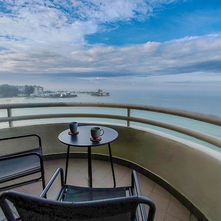 'Newly Refurbished' 'Sunny Seaview' At Regency With 2 Carpark By Shine Stay Port Dickson Kültér fotó