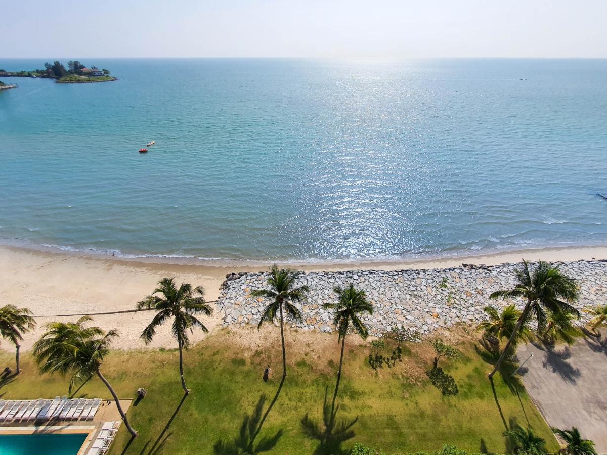 'Newly Refurbished' 'Sunny Seaview' At Regency With 2 Carpark By Shine Stay Port Dickson Kültér fotó