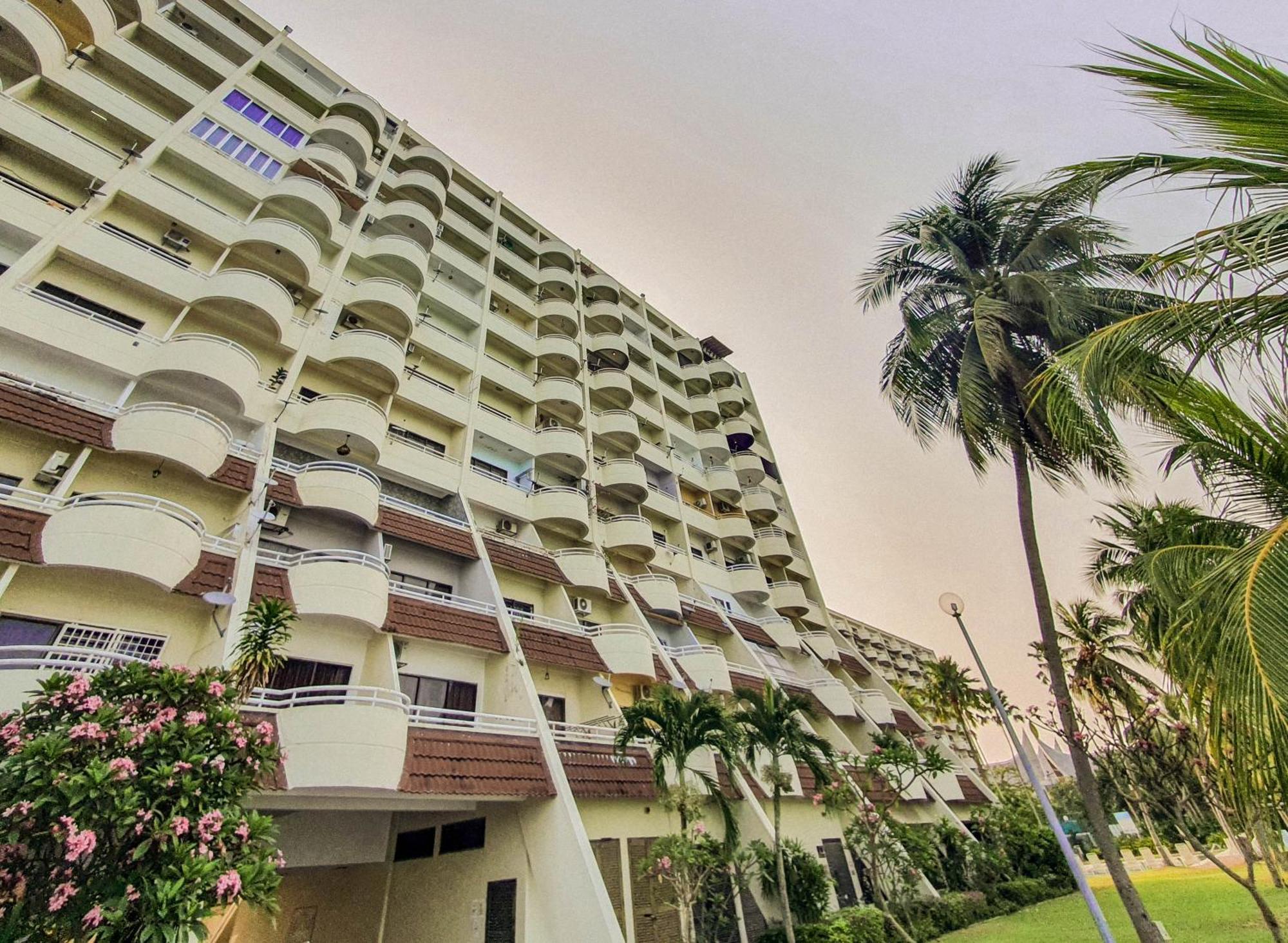 'Newly Refurbished' 'Sunny Seaview' At Regency With 2 Carpark By Shine Stay Port Dickson Kültér fotó