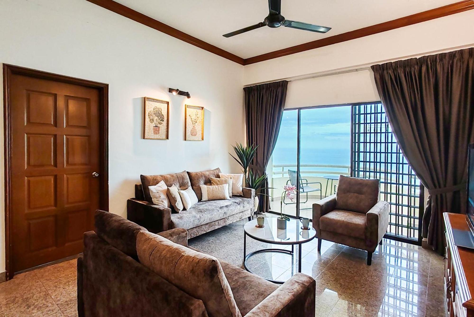 'Newly Refurbished' 'Sunny Seaview' At Regency With 2 Carpark By Shine Stay Port Dickson Kültér fotó