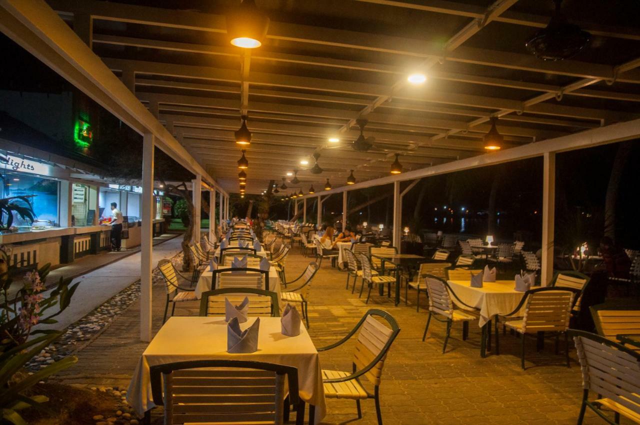 'Newly Refurbished' 'Sunny Seaview' At Regency With 2 Carpark By Shine Stay Port Dickson Kültér fotó